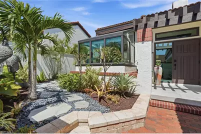 539 Bay Villas Ln, Naples, FL 34108 - Photo 2