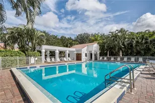 637 Beachwalk Cir, Naples, FL 34108 - Photo 24