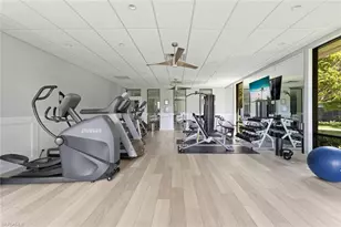 555 Park Shore Dr, Naples, FL 34103 - Photo 6
