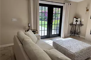 1156 Oakes Blvd, Naples, FL 34119 - Photo 8