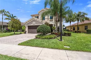 13539 Mandarin Cir, Naples, FL 34109 - Photo 2