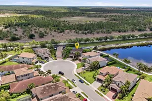 4220 Amelia Wy, Naples, FL 34119 - Photo 4