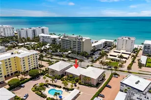1910 Gulf Shore Blvd N, Naples, FL 34102 - Photo 2