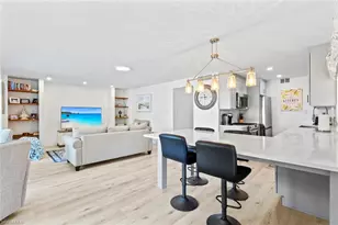 1910 Gulf Shore Blvd N, Naples, FL 34102 - Photo 4