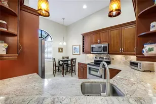 6555 Valen Way, Naples, FL 34108 - Photo 6