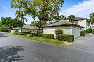 27175 Oakwood Lake Dr, Bonita Springs, FL 34134 - Photo 20