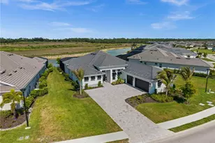 17351 Blue Sapphire Dr, Fort Myers, FL 33913 - Photo 4