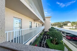 3250 Cypress Glen Way, Naples, FL 34109 - Photo 4