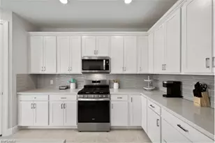 20024 Hartford Blvd, Estero, FL 33928 - Photo 6