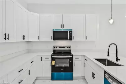 521 Lillon Ave S, Lehigh Acres, FL 33974 - Photo 8