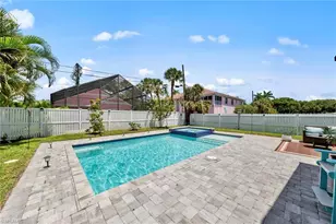 861 97th Ave N, Naples, FL 34108 - Photo 12
