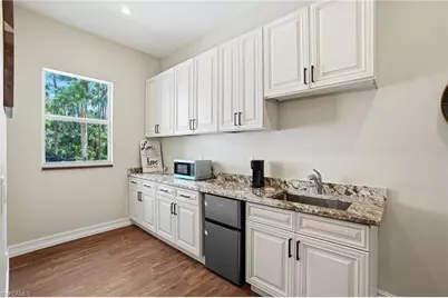 4120 3rd Ave NW, Naples, FL 34119 - Photo 8