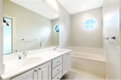 6124 Towncenter Cir, Naples, FL 34119 - Photo 18