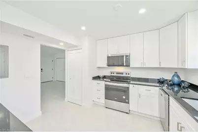 4180 Crayton Rd #E4, Naples, FL 34103 - Photo 8