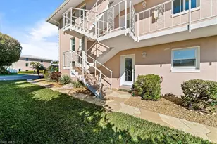 1910 Gulf Shore Blvd N, Naples, FL 34102 - Photo 28