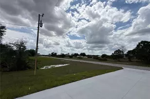 1089 Eisenhower Blvd, Lehigh Acres, FL 33974 - Photo 22