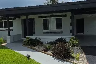 1118 NE Pine Island Ln, Cape Coral, FL 33909 - Photo 2