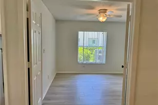 661 Squire Cir, Naples, FL 34104 - Photo 10