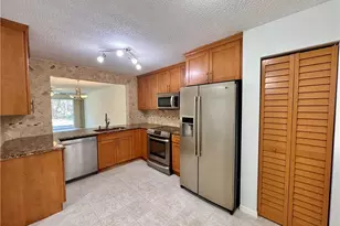 661 Squire Cir, Naples, FL 34104 - Photo 16