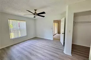 661 Squire Cir, Naples, FL 34104 - Photo 4