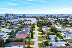 549 94th Ave N, Naples, FL 34108 - Photo 2