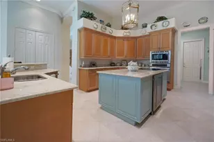 710 Shadow Lake Ln, Naples, FL 34108 - Photo 10