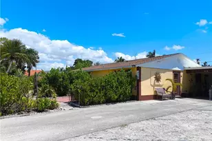 618 107th Ave N, Naples, FL 34108 - Photo 1