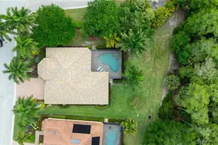 10023 Escambia Bay Ct, Naples, FL 34120 - Photo 30