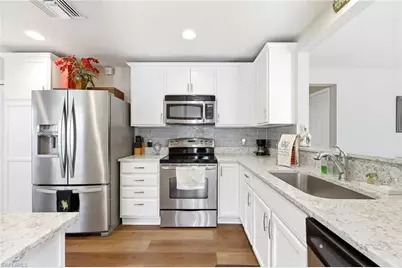 8721 Querce Ct, Naples, FL 34114 - Photo 6
