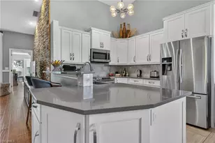 2540 Aspen Creek Ln, Naples, FL 34119 - Photo 12