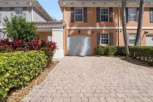 5766 Cove Cir, Naples, FL 34119 - Photo 2