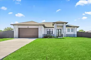 122 NE 11th Terrace, Cape Coral, FL 33909 - Photo 2