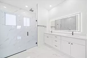 122 NE 11th Terrace, Cape Coral, FL 33909 - Photo 12