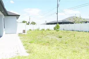 502 Tropicana Parkway W, Cape Coral, FL 33993 - Photo 12