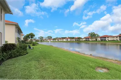 320 Robin Hood Cir #101, Naples, FL 34104 - Photo 4