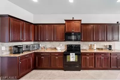 8066 Princeton Dr, Naples, FL 34104 - Photo 20