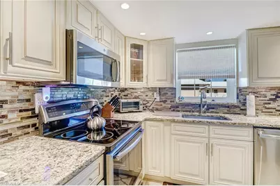 1051 3rd St S #301, Naples, FL 34102 - Photo 8