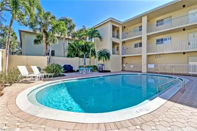 1051 3rd St S #301, Naples, FL 34102 - Photo 4