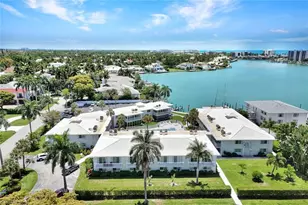 388 Harbour Dr, Naples, FL 34103 - Photo 26