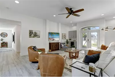 10842 Vanderbilt Dr, Naples, FL 34108 - Photo 2