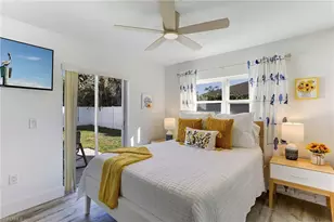 10842 Vanderbilt Dr, Naples, FL 34108 - Photo 16
