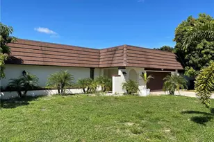 255 Pine Valley Cir, Naples, FL 34113 - Photo 2