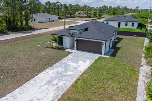 733 Phelps St E, Lehigh Acres, FL 33974 - Photo 14