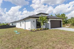 733 Phelps St E, Lehigh Acres, FL 33974 - Photo 12