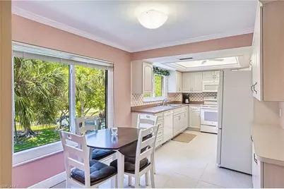 7402 Lake Breeze Dr #306, Fort Myers, FL 33907 - Photo 4