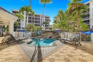 470 Launch Cir, Naples, FL 34108 - Photo 22