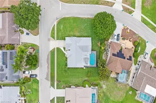 10340 Regent Cir, Naples, FL 34109 - Photo 4