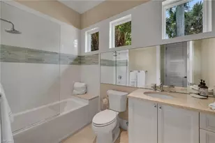 384 Edgemere Way E, Naples, FL 34105 - Photo 18