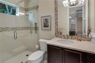 384 Edgemere Way E, Naples, FL 34105 - Photo 14