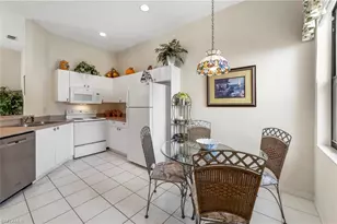 166 Vintage Cir, Naples, FL 34119 - Photo 10